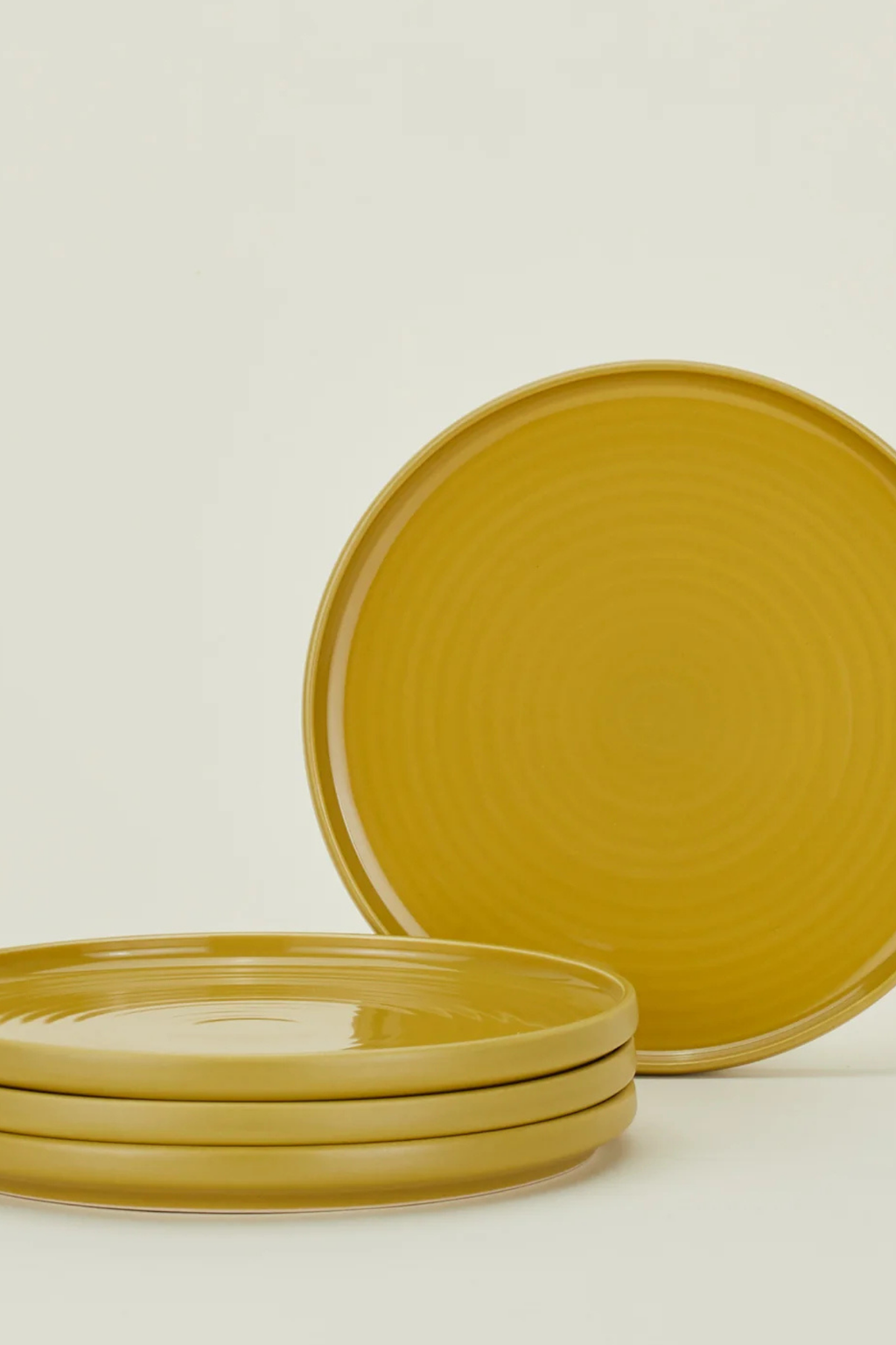 Essential Dinnerware Amber | 16 Piece Set