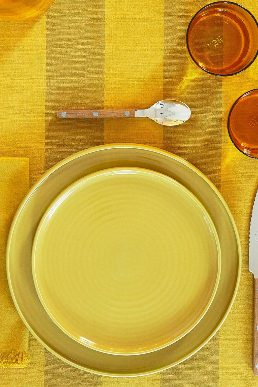 Essential Dinnerware Amber | 16 Piece Set