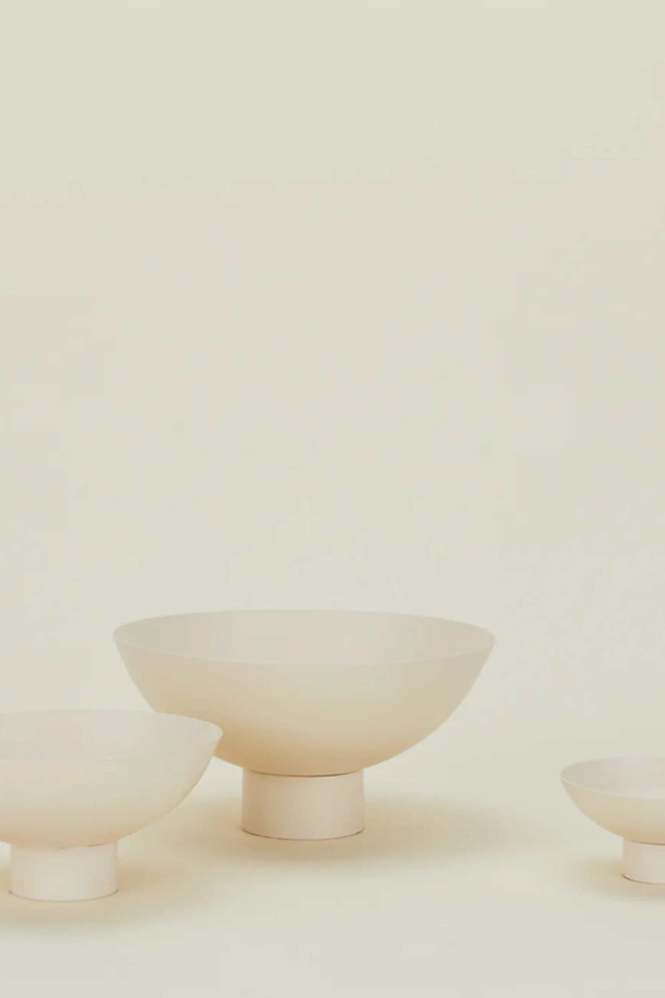 Essential Footed Bowl Large | Ivory