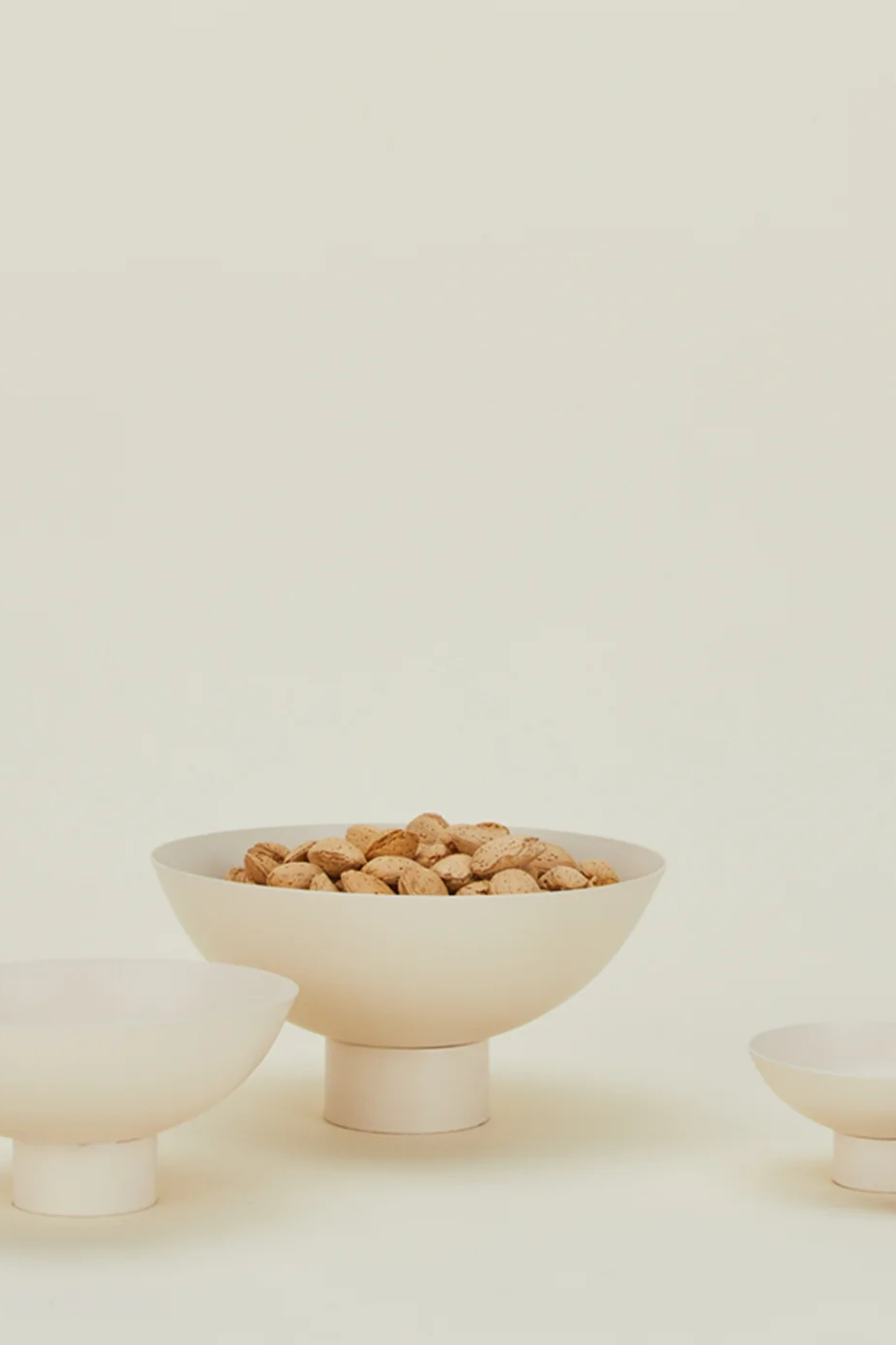 Essential Footed Bowl Large | Ivory