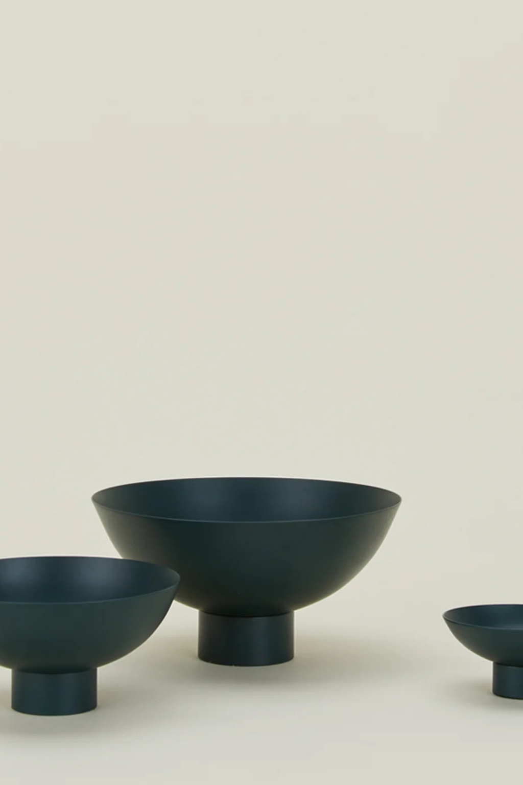Essential Footed Bowl Large | Peacock