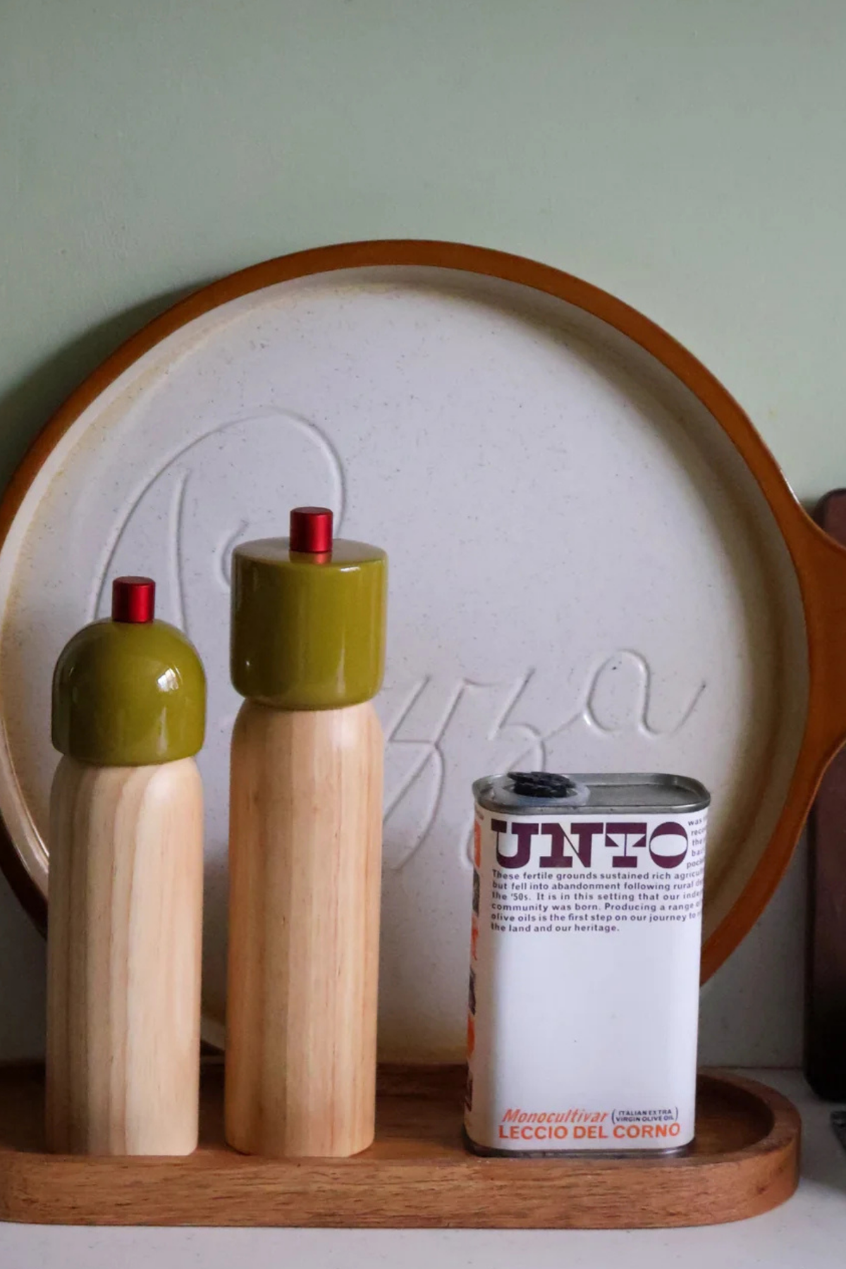 Medium Salt & Pepper Grinder | Olive & Red